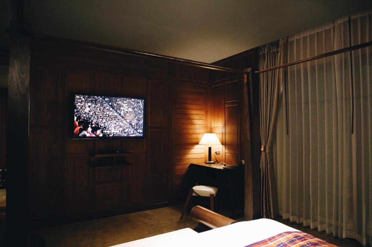 Hotel De L'Amour Sha Plus Prakhon Chai Екстер'єр фото