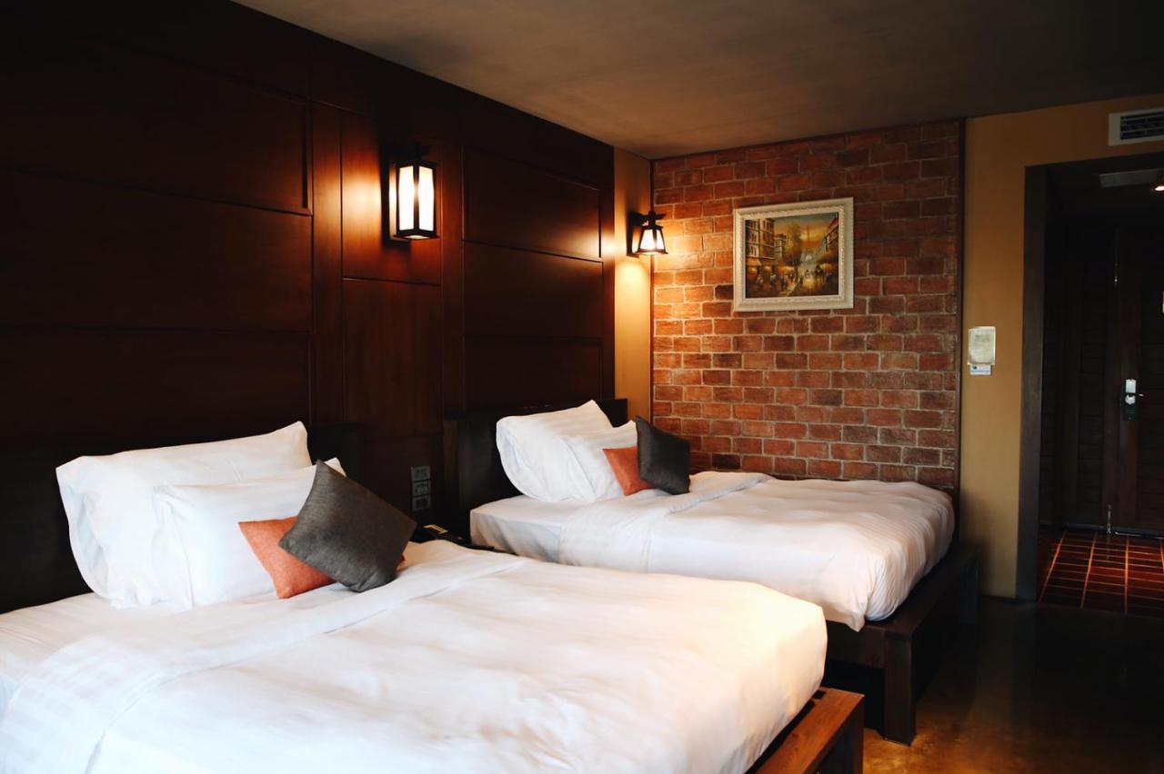 Hotel De L'Amour Sha Plus Prakhon Chai Екстер'єр фото